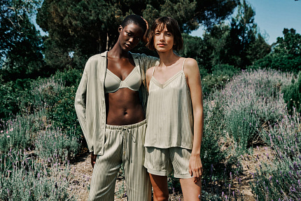 Костюм, Sleep & Lounge