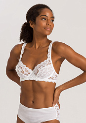 Бюстгальтер, Moments